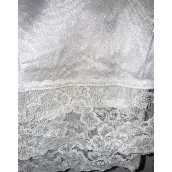 Vintage Vassarette White Nylon Half Slip With Floral Lace Hem Size 2XL 100% Nylo - Picture 2 of 6